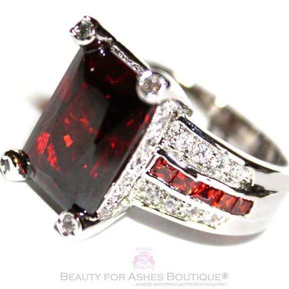 Womens Fashion Garnet Ruby Blood of the Lamb Red Cubic Zirconia Cocktail Ring 8 - Picture 4 of 5